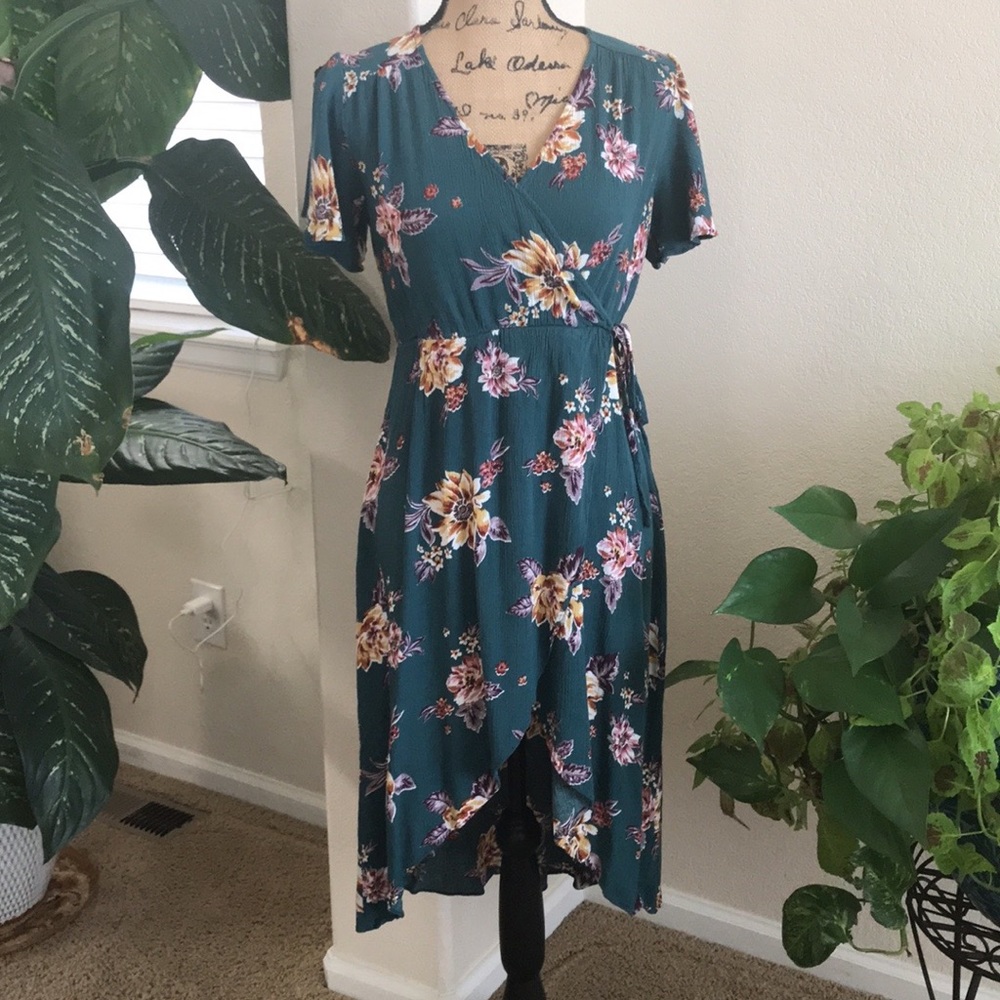 - Saprano Dress